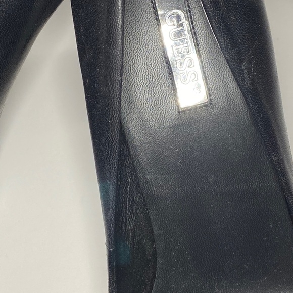 Guess block heels🎄 - Picture 2 of 6